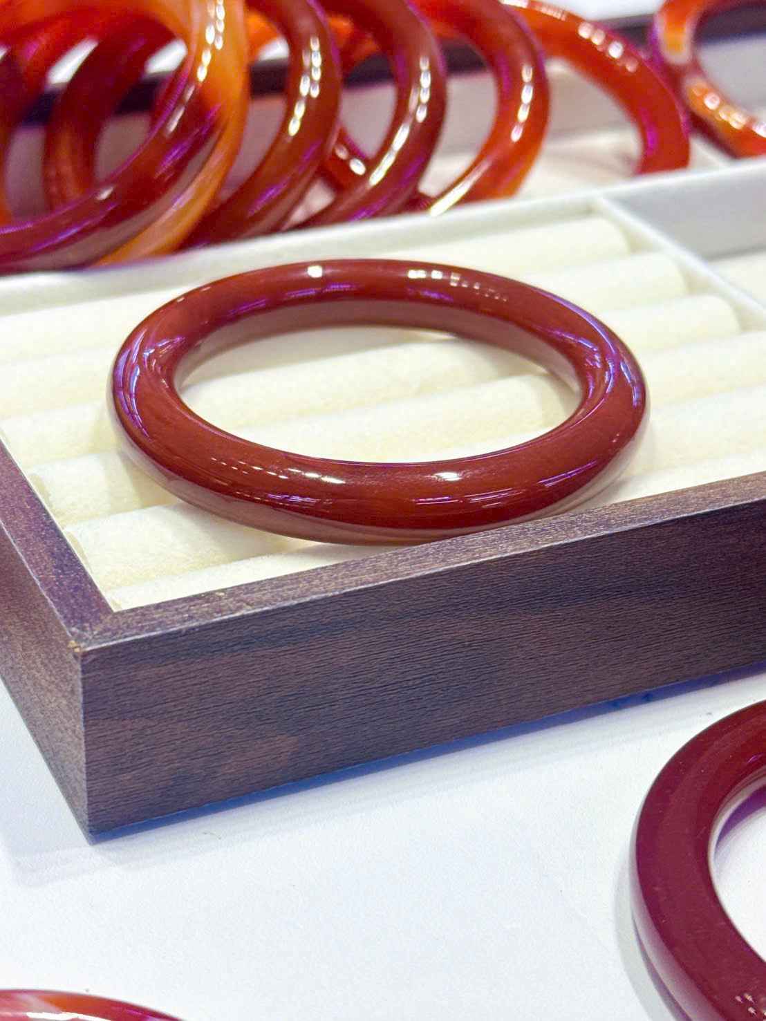 Vòng Tay Mã Não Đỏ Chột Ú Ni 52 (cm)