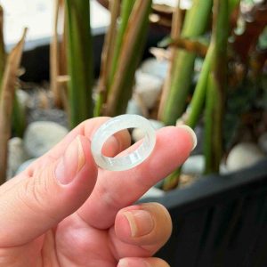 Nhẫn Ngọc Cẩm Thạch Nếp Băng Ni 17.5 (mm)