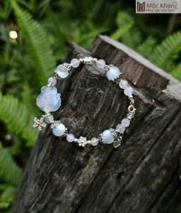 Vòng Tay Bạch Nguyệt Quang